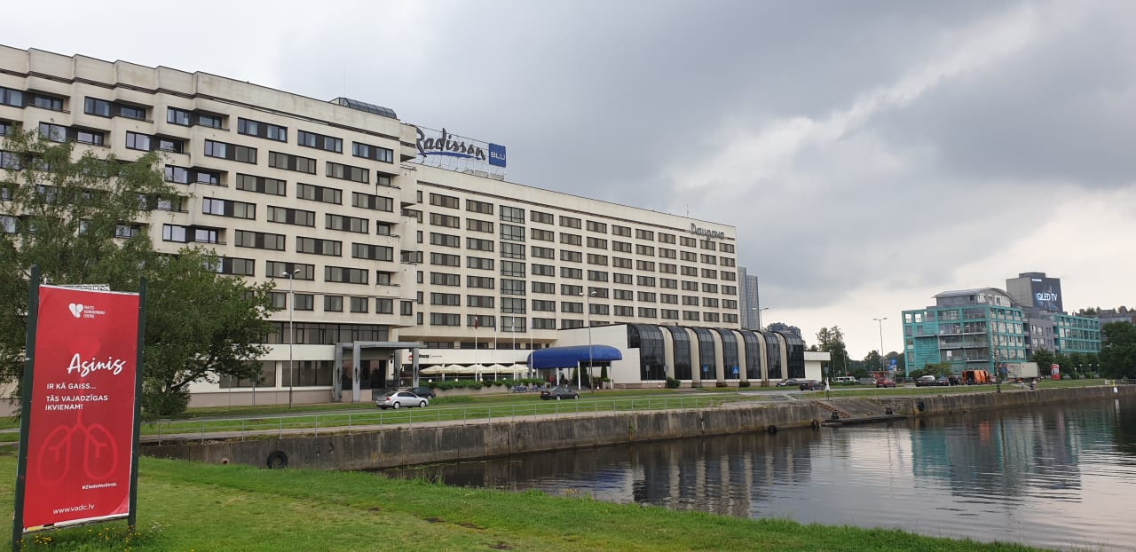 Außenansicht Radisson Hotel Blu Daugava Riga