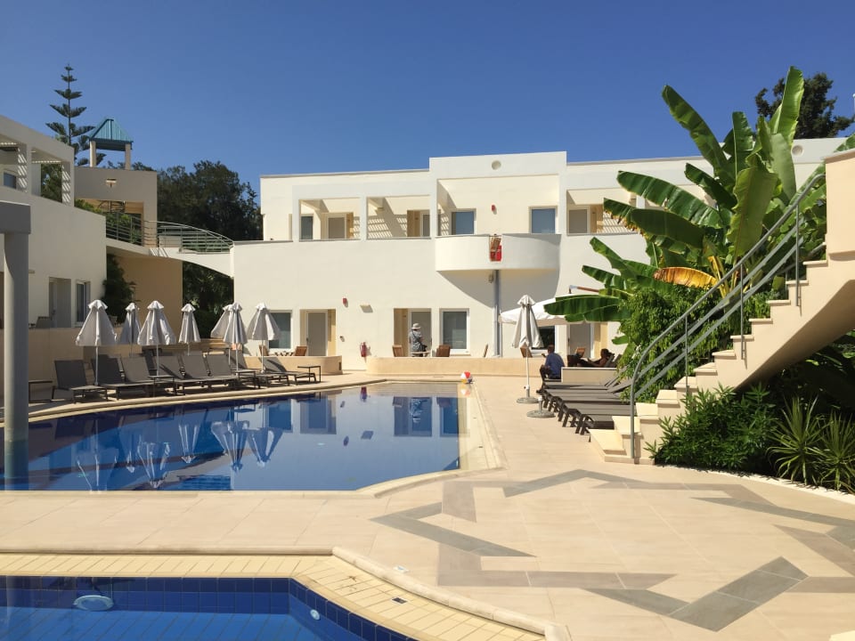 Pool Hotel Forum Suites