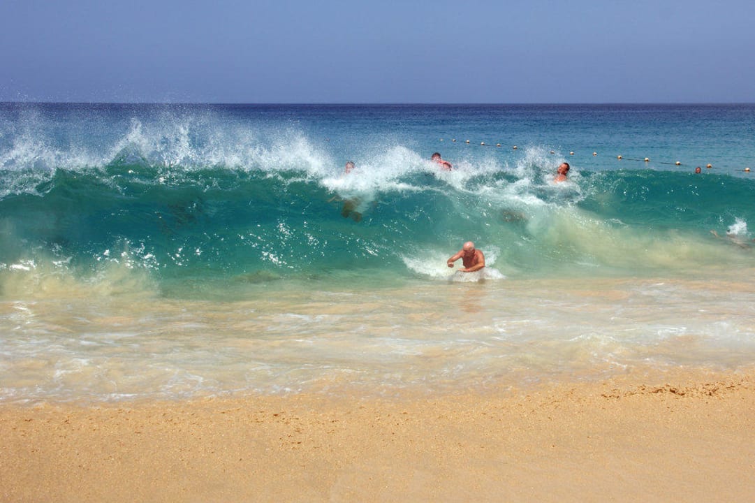 Riesen Wellen! Hotel Riu Funana