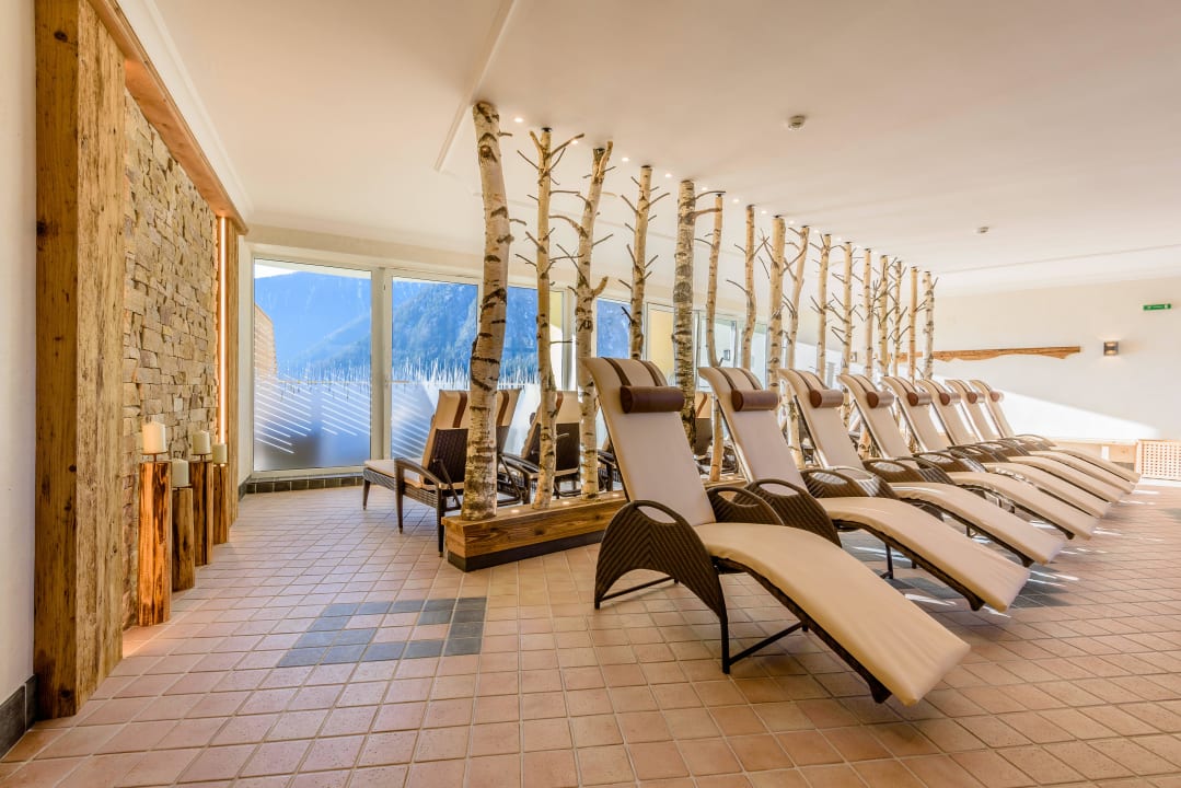 Neu gestaltetes Hallenbad Wellnessresort Vier Jahreszeiten