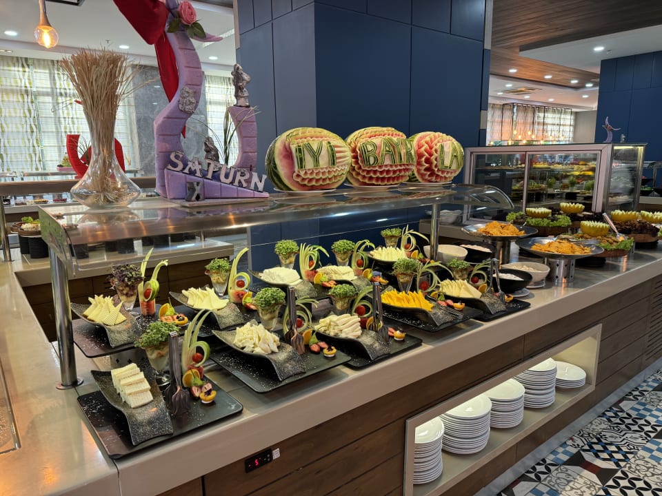 Gastro Saturn Palace Resort Hotel