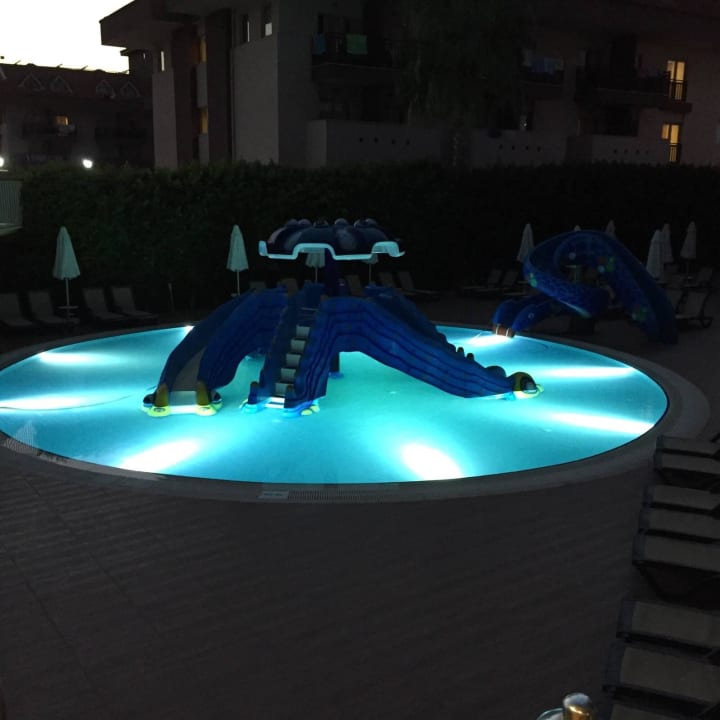 Kinderpool. Hane Family Resort