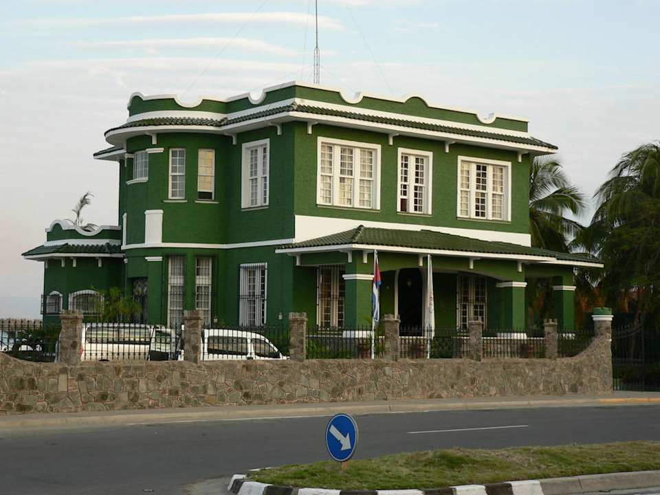 Bar gegenüber vom Hotel Hotel Jagua Affiliated by Meliá