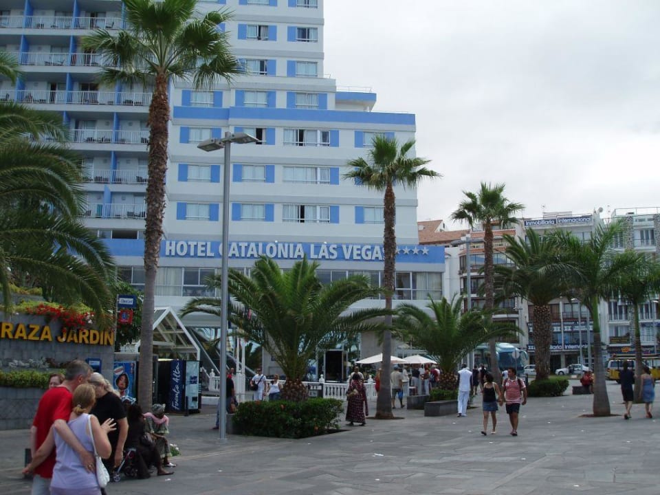 Promenade vor dem Hotel Catalonia Las Vegas
