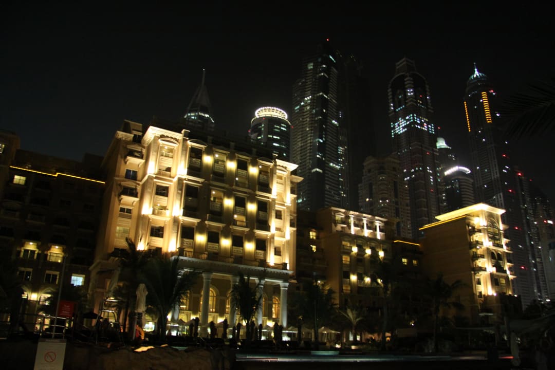 Vom Strand bei Nacht The Westin Dubai Mina Seyahi Beach Resort & Marina