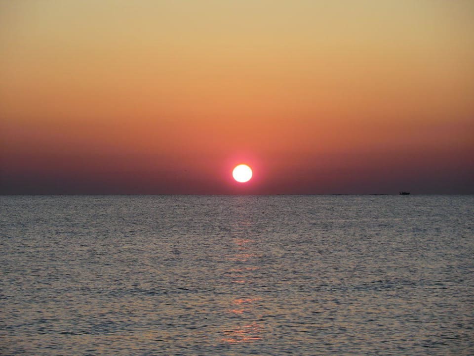 Sonnenaufgang am Strand El Mouradi Club Kantaoui