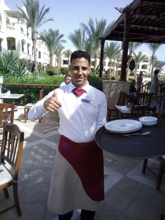 Unser Tischkellner Hotel JAZ Makadi Star & Spa
