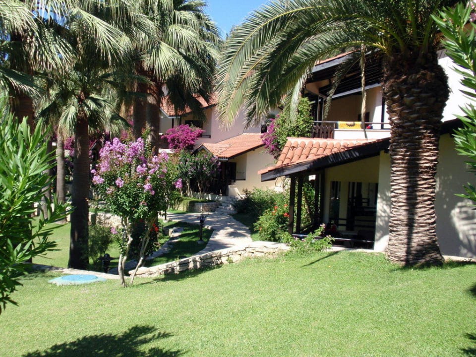 Bungalows Melas Holiday Village