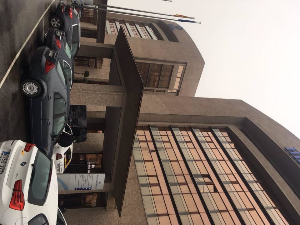 Hotelfront 70er Jahre Hilton Madrid Airport