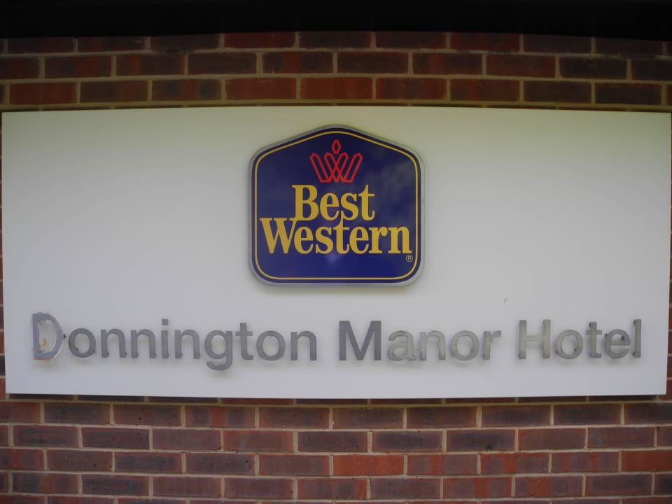 Türschild am Eingang Donnington Manor Hotel