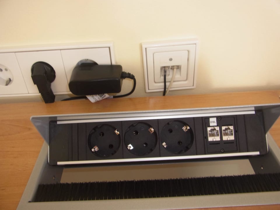 Steckdosenleiste mit DSL Aparion Apartments Berlin