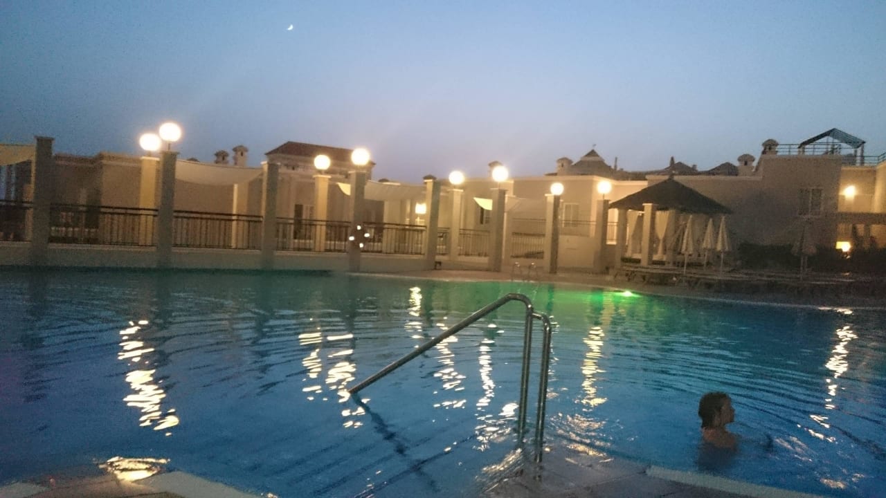 Pool am Abend  Lagos de Fañabé Beach Resort