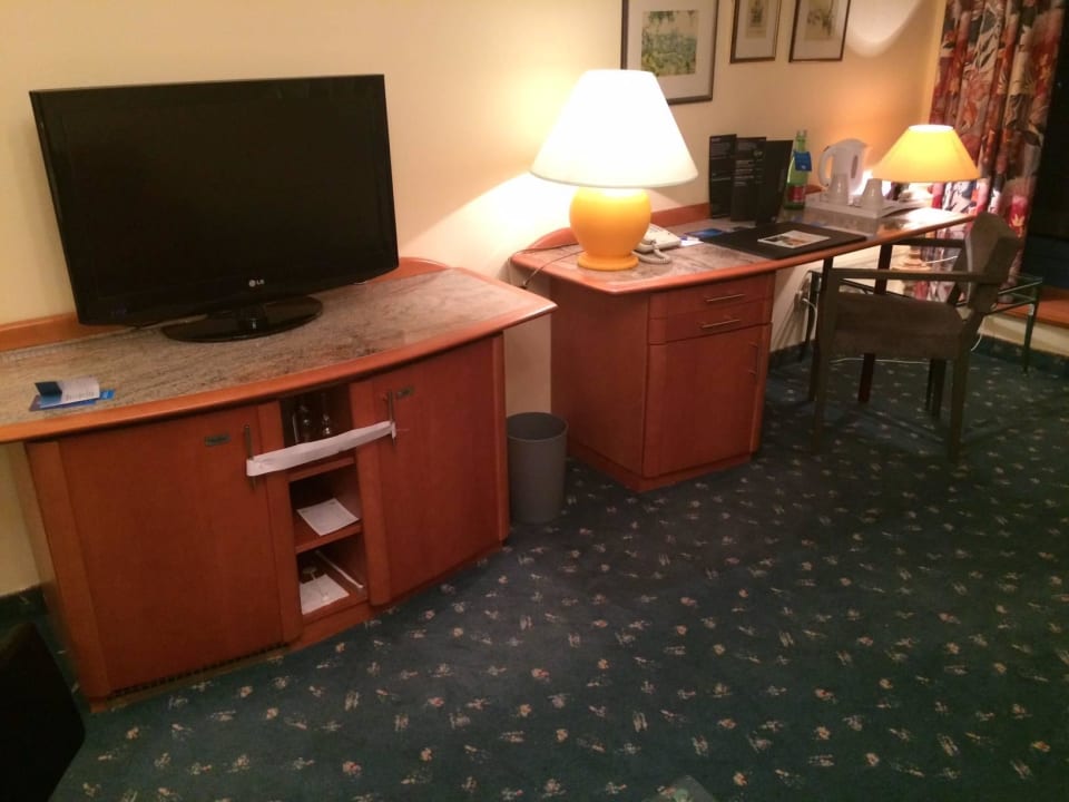 Untere Etage des Zimmers NH Prague City