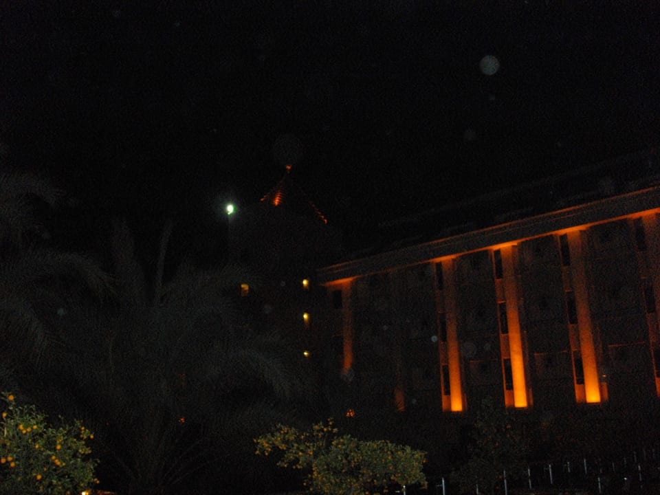 Hotel bei nacht Calimera Hane Garden