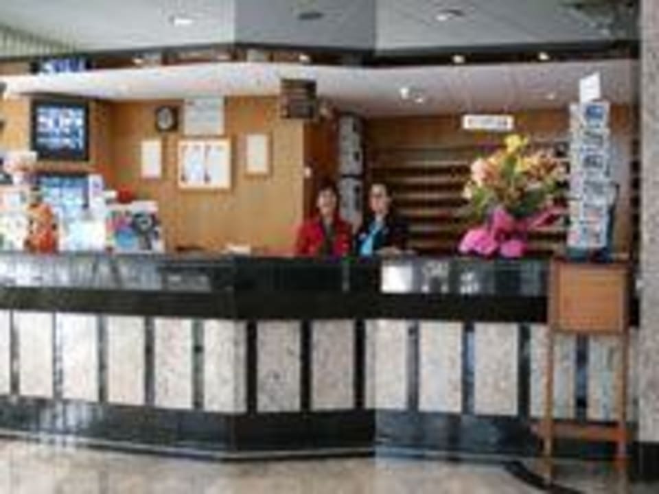 Recepción Hotel GHT Costa Brava & SPA