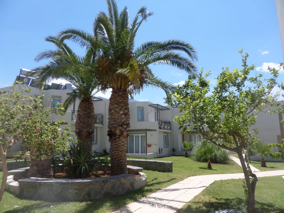 Viel Arbeit für den Gärtner HARPIN Georgioupolis Resort Aquapark & SPA