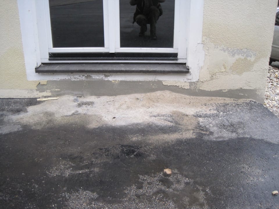 Gebäudeeck rechts Strassenseite Hotel Ahornhof