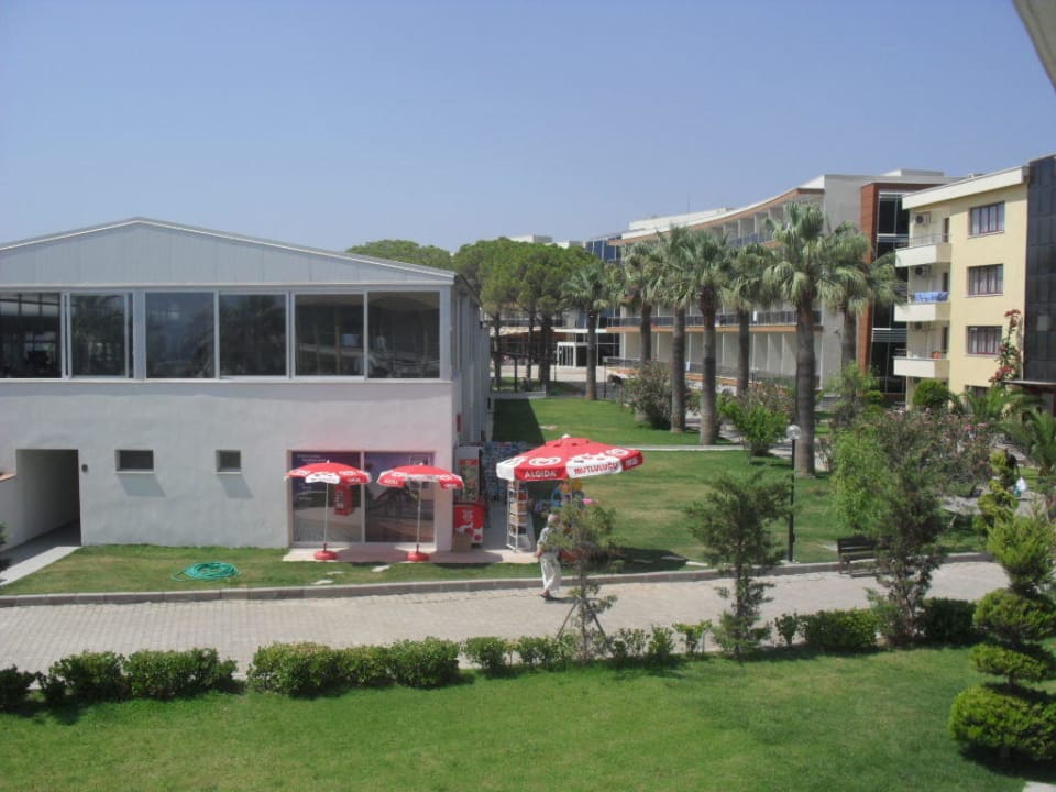Restaurant und Haupthaus Royal Beach Club Hotel