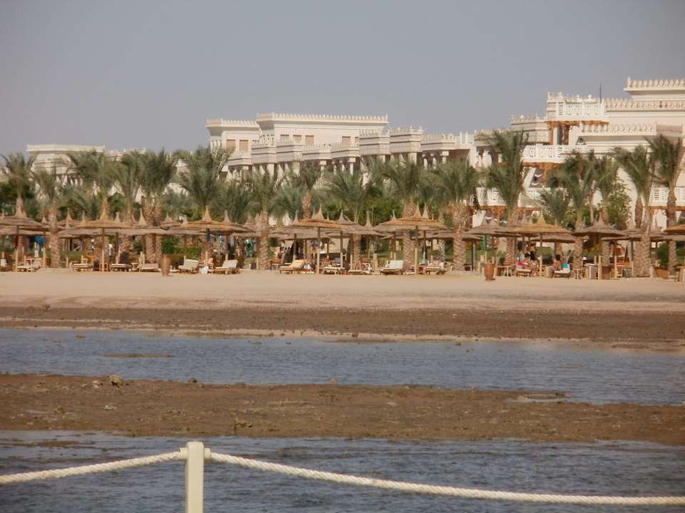 Blick vom Steg bei Ebbe Pickalbatros Palace Resort