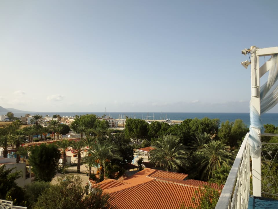 Ausblick Latchi Family Resort