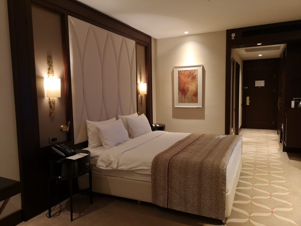 Zimmer Elite World Grand İstanbul Basın Ekpres Hotel