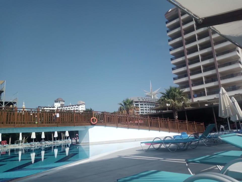 Pool Saturn Palace Resort Hotel