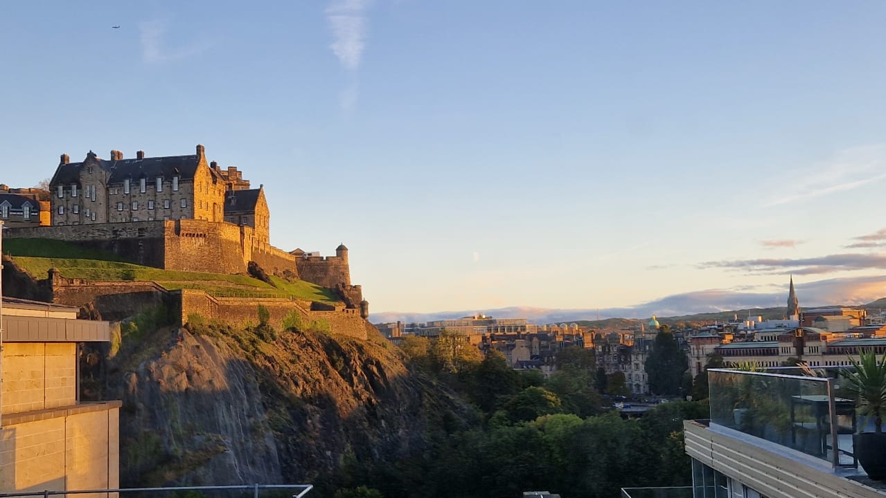 Ausblick Hotel Premier Inn Edinburgh Princes Street