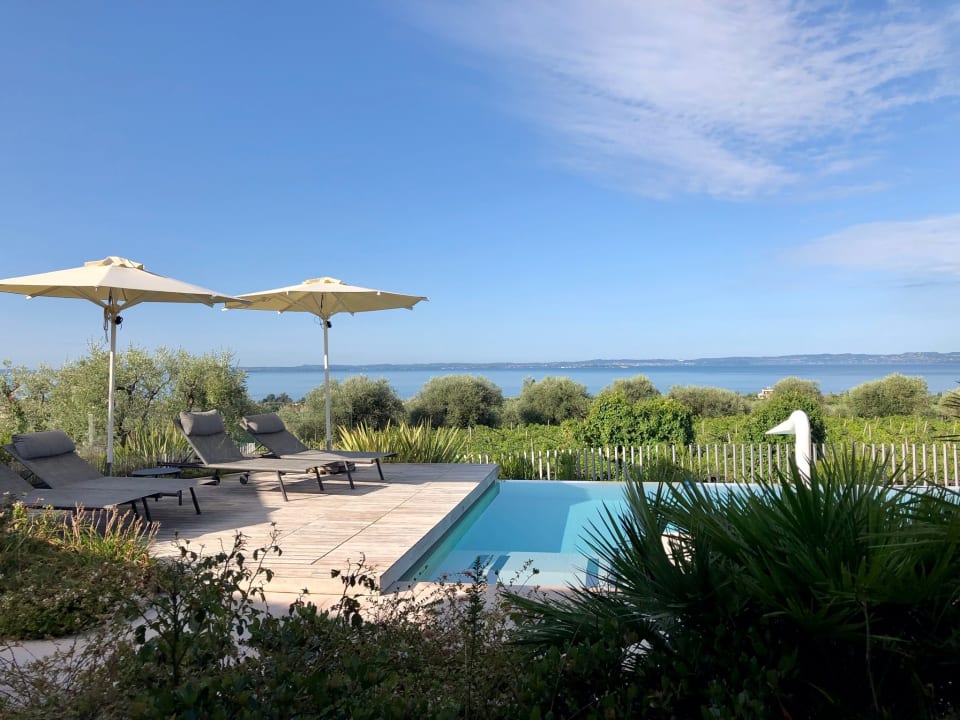 Pool San Colombano Suites