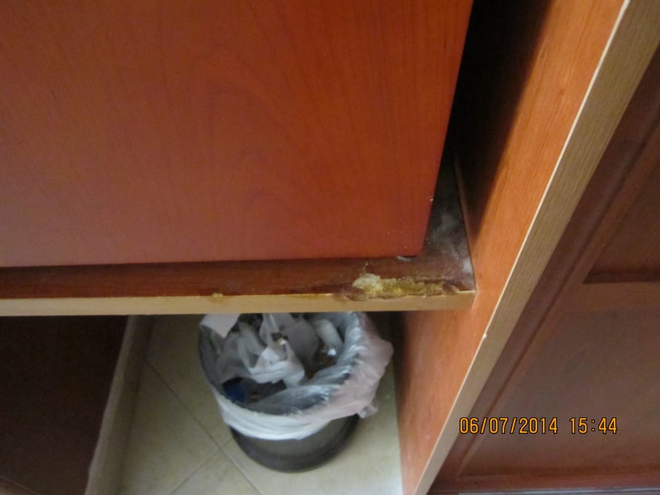 5* ????? Schrank Minibar Titanic Beach Spa & Aqua Park