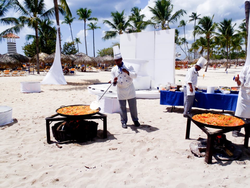 Mittagessen am Strand Iberostar Selection Hacienda Dominicus