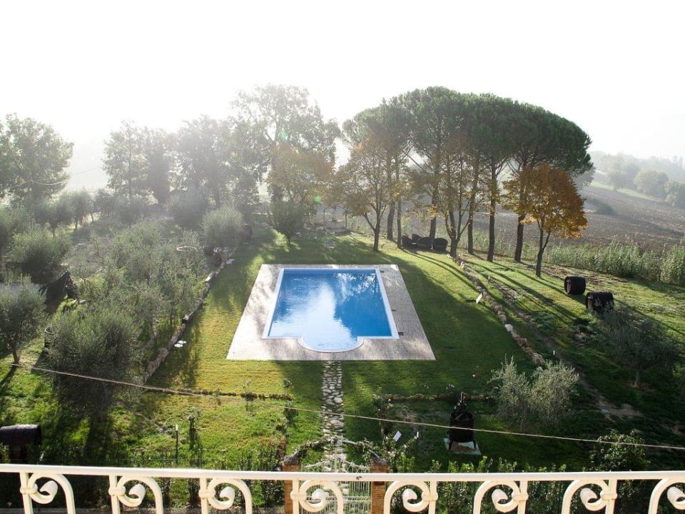 Blick vom Zimmer "Longari" zum Pool Castello Di Montignano Relais & Spa