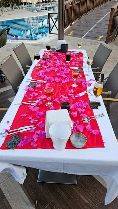 Gastro Saturn Palace Resort Hotel