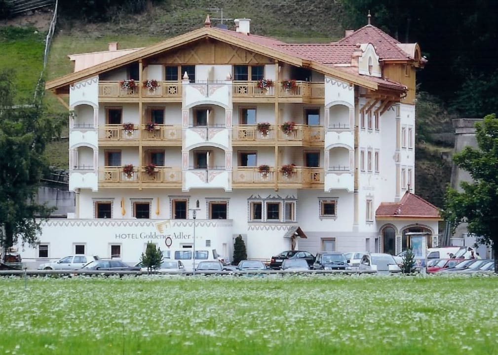 Aussenansicht Hotel Goldener Adler