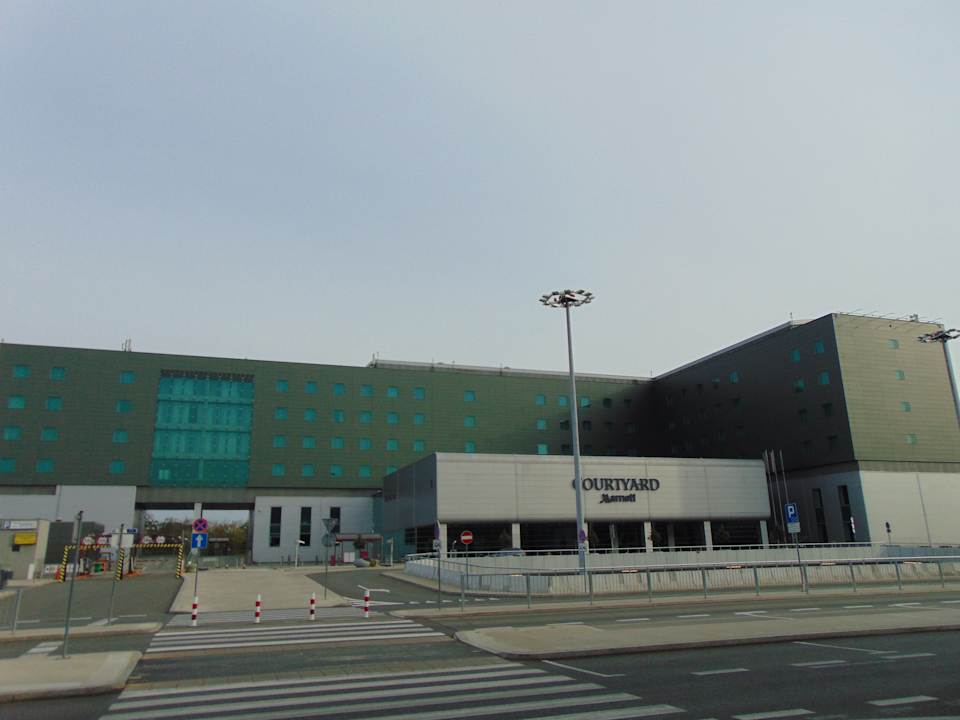 Außenansicht Hotel Courtyard by Marriott Warsaw Airport