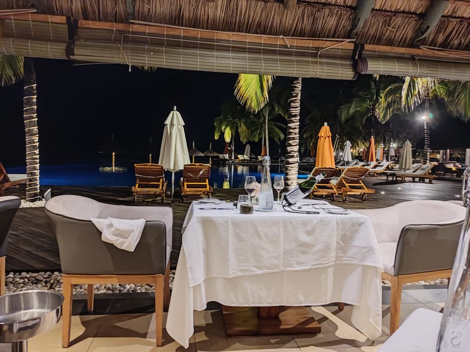 Gastro Sands Suites Resort & Spa