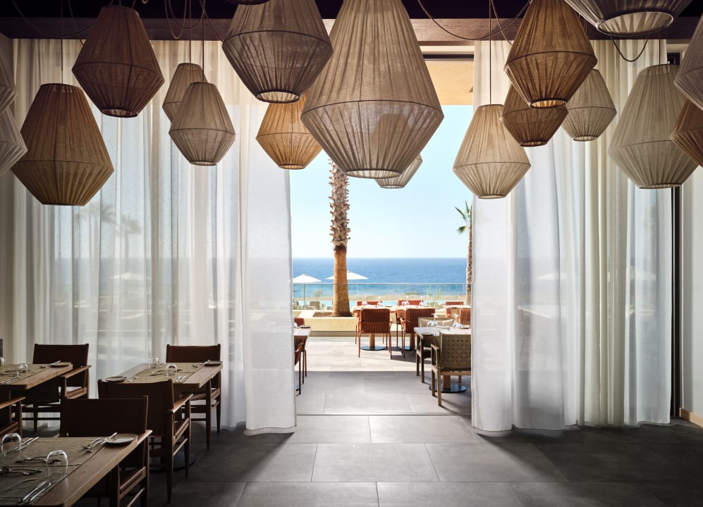 Gastro The Royal Senses Resort, Curio Collection by Hilton