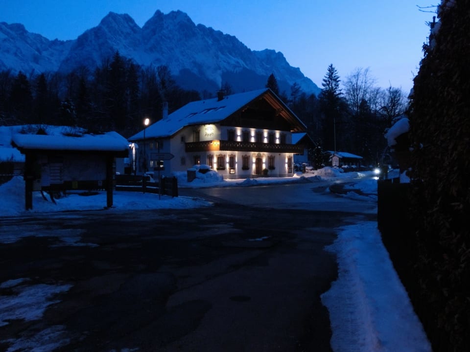 Das Hotel am Abend Hotel Alpspitz Grainau