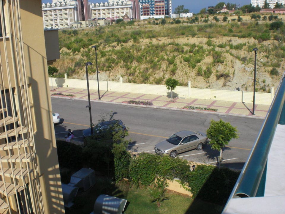 Ausblick 4. Stock von der Terrasse zur Strasse Grand Seker Hotel