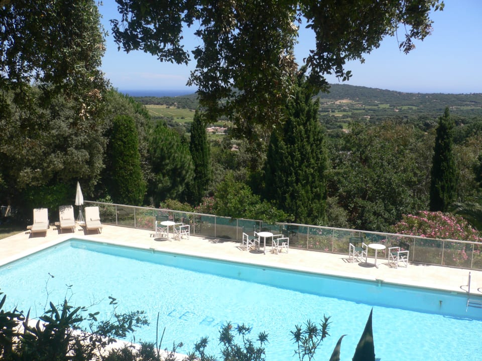 Pool Hostellerie La Baou