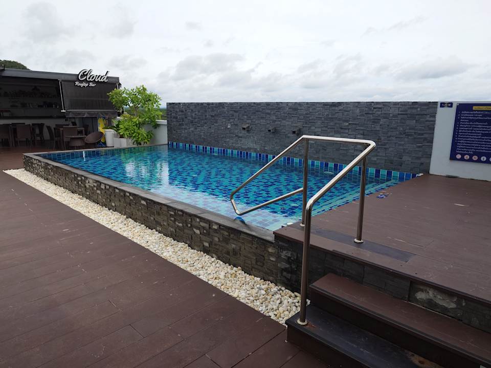 Pool The Seens Hotel