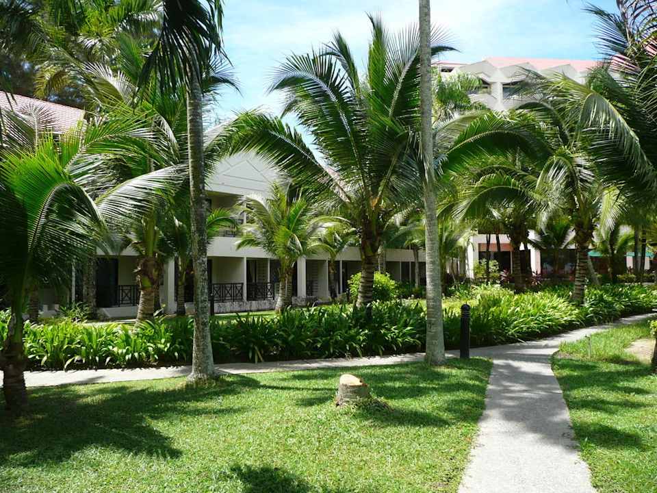 Seitengebäude im Garten Hotel Miri Marriott Resort & Spa