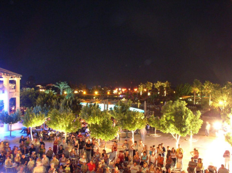 Gartenanlage & Bar bei Nacht Limak Limra Hotel & Resort