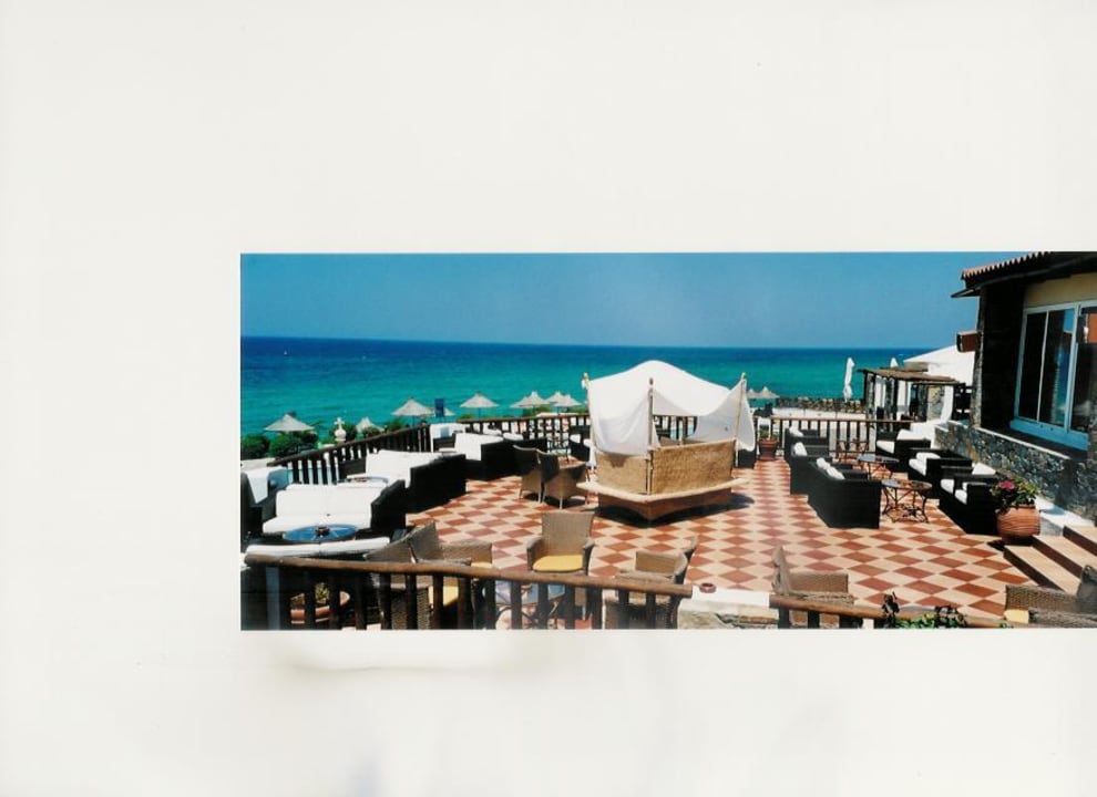 Terrasse an der Hauptbar Alexander Beach Hotel & Village Resort