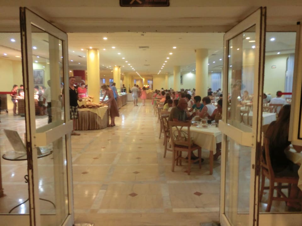 Eingang zum Buffet Hotel El Mouradi Skanes Beach