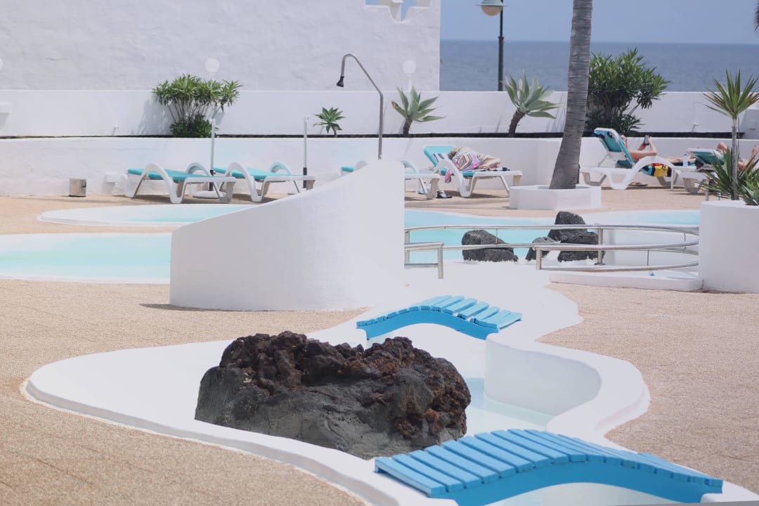 "Der Poolbereich" Neptuno Suites Adults only (Costa Teguise