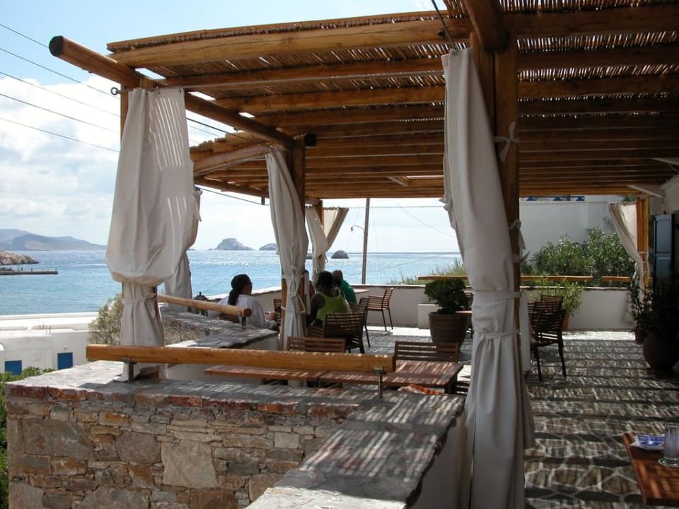 Breakfast on the veranda Hotel Vrahos