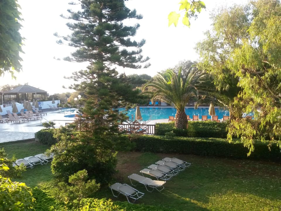 Ausreichend Liegen  Apollonia Beach Resort & Spa