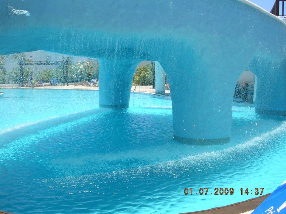 Pool mit Wasserfall Fuerteventura Princess