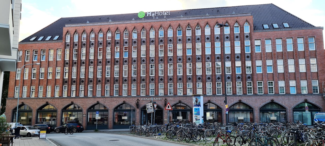 Außenansicht H+ Hotel Lübeck