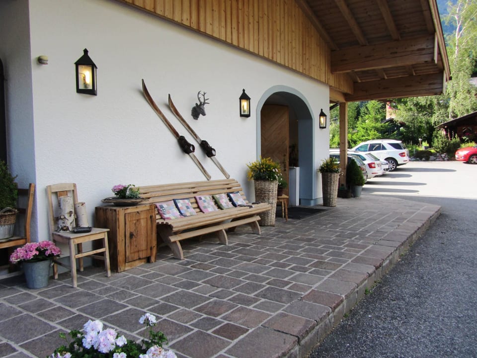 Sehr schöner Eingangsbereich Hotel Almhof